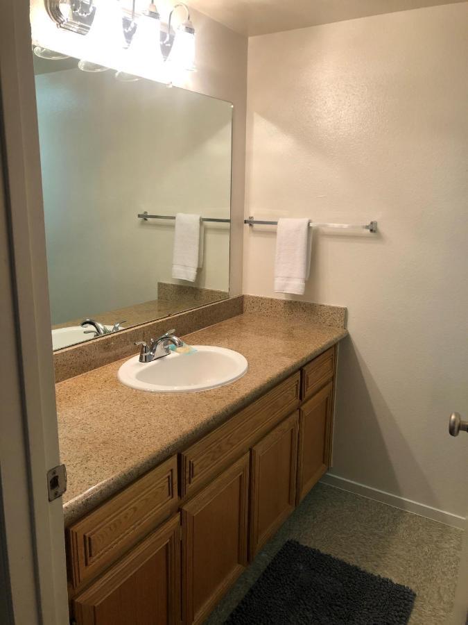 Whispering Meadows Apartments Bakersfield Exterior photo