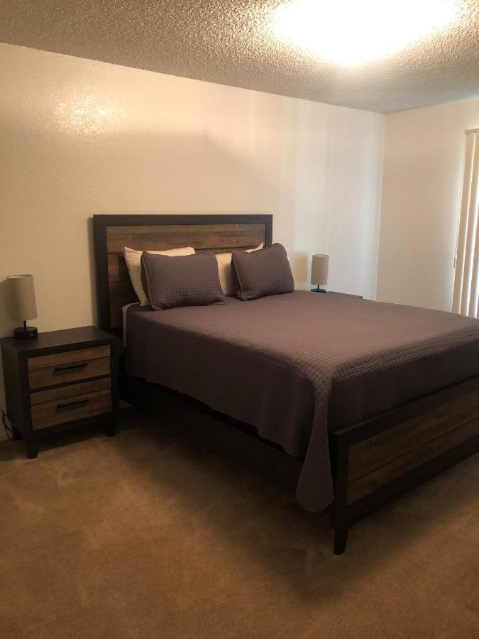 Whispering Meadows Apartments Bakersfield Exterior photo